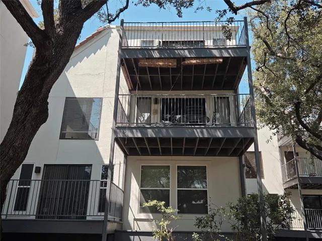 $2,000 | 2918 Ranch Road 620 North, Unit C118, Austin, TX 78734