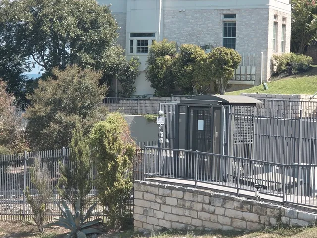 $2,000 | 2918 Ranch Road 620 North, Unit C118, Austin, TX 78734