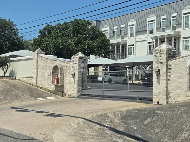 $2,000 | 2918 Ranch Road 620 North, Unit C118, Austin, TX 78734