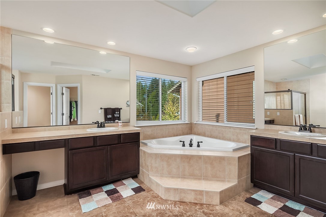 775 Hoquiam Place Northeast Renton, WA 98059 - Photo 11 of 19 Gallery Image 11