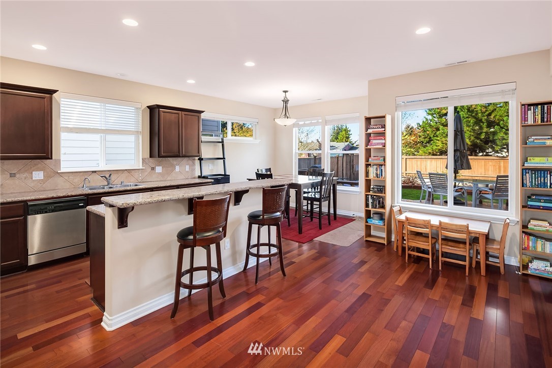 775 Hoquiam Place Northeast Renton, WA 98059 - Photo 3 of 19 Gallery Image 3