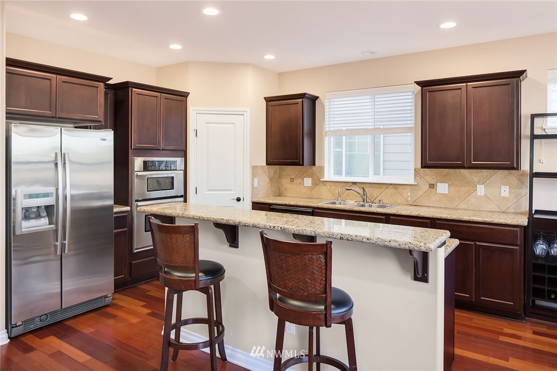 775 Hoquiam Place Northeast Renton, WA 98059 - Photo 4 of 19 Gallery Image 4