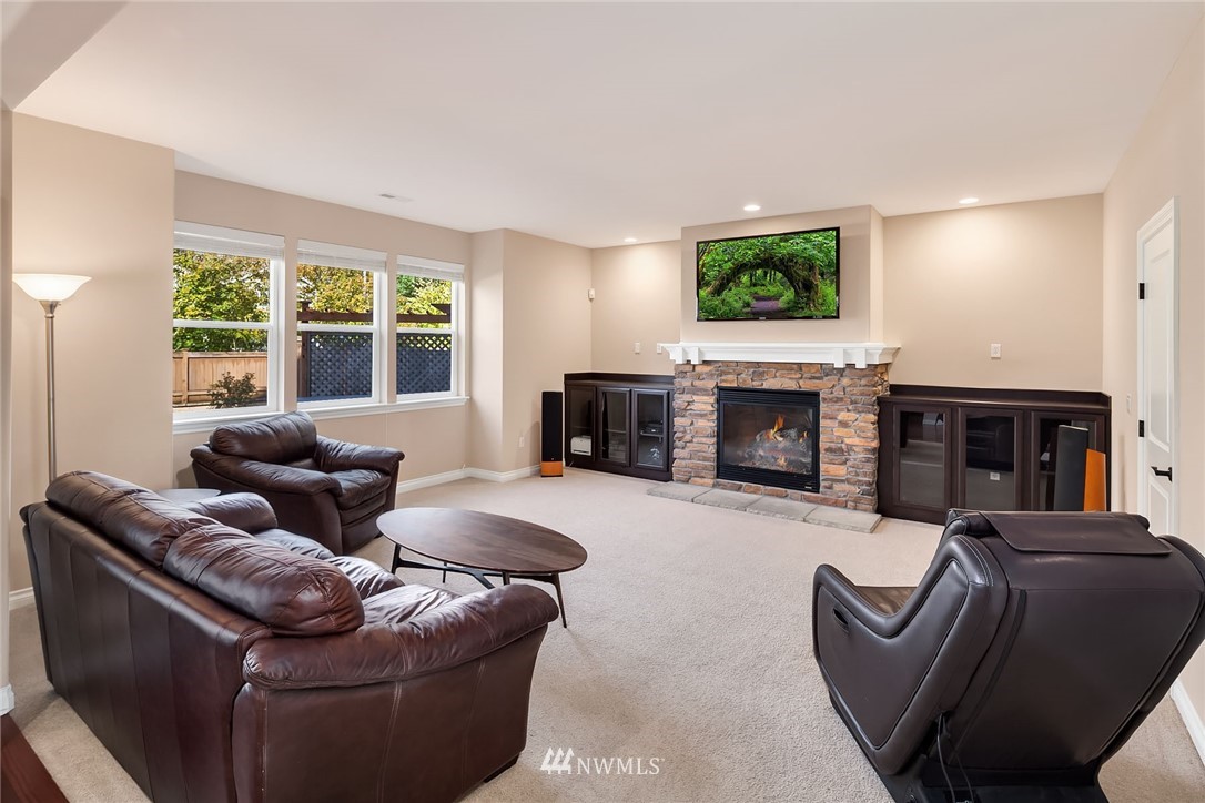 775 Hoquiam Place Northeast Renton, WA 98059 - Photo 6 of 19 Gallery Image 6
