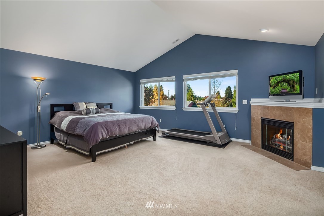 775 Hoquiam Place Northeast Renton, WA 98059 - Photo 10 of 19 Gallery Image 10