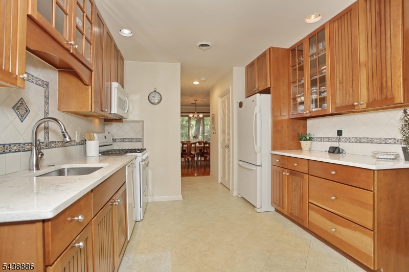 504 Aspen Lane Wyckoff, NJ 07481 - Photo 19 of 40