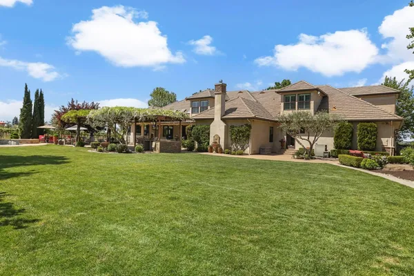 $1,825,000 | 19120 East Stampede Road, Lodi, CA 95240