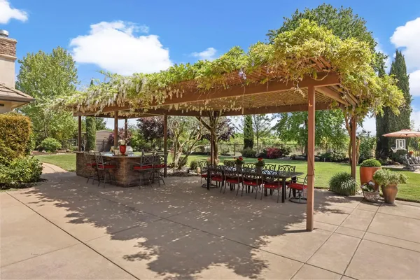 $1,825,000 | 19120 East Stampede Road, Lodi, CA 95240