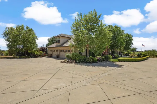 $1,825,000 | 19120 East Stampede Road, Lodi, CA 95240