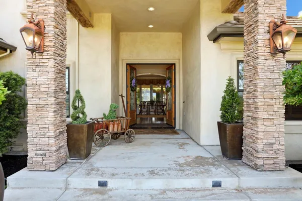 $1,825,000 | 19120 East Stampede Road, Lodi, CA 95240