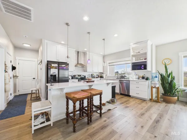 $1,200,000 | 5448 West Black Canyon Highway, Emmett, ID 83617