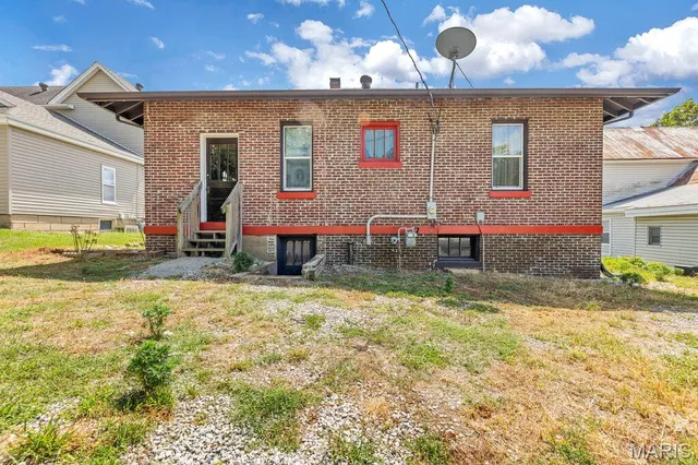 $275,000 | 203 West Booneslick Road, Warrenton, MO 63383