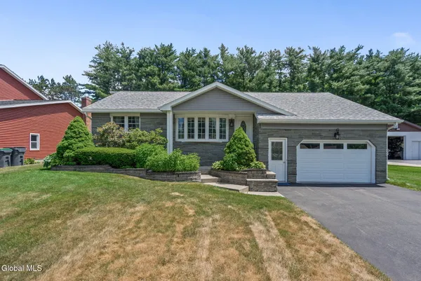 $449,900 | 1037 St Lucille Drive, Rotterdam, NY 12306