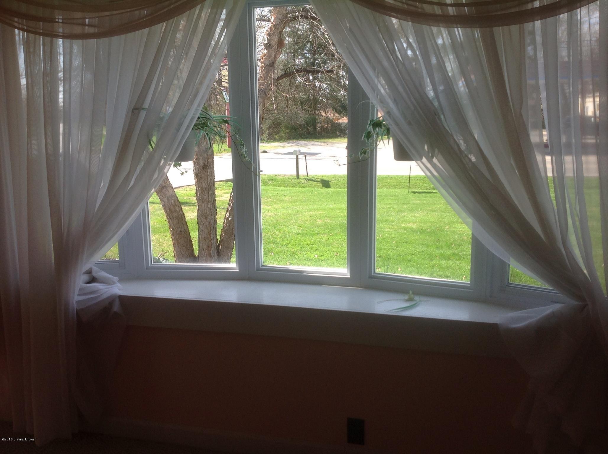 8507 Shepherdsville Road Louisville, KY 40219 - Photo 14 of 39 image