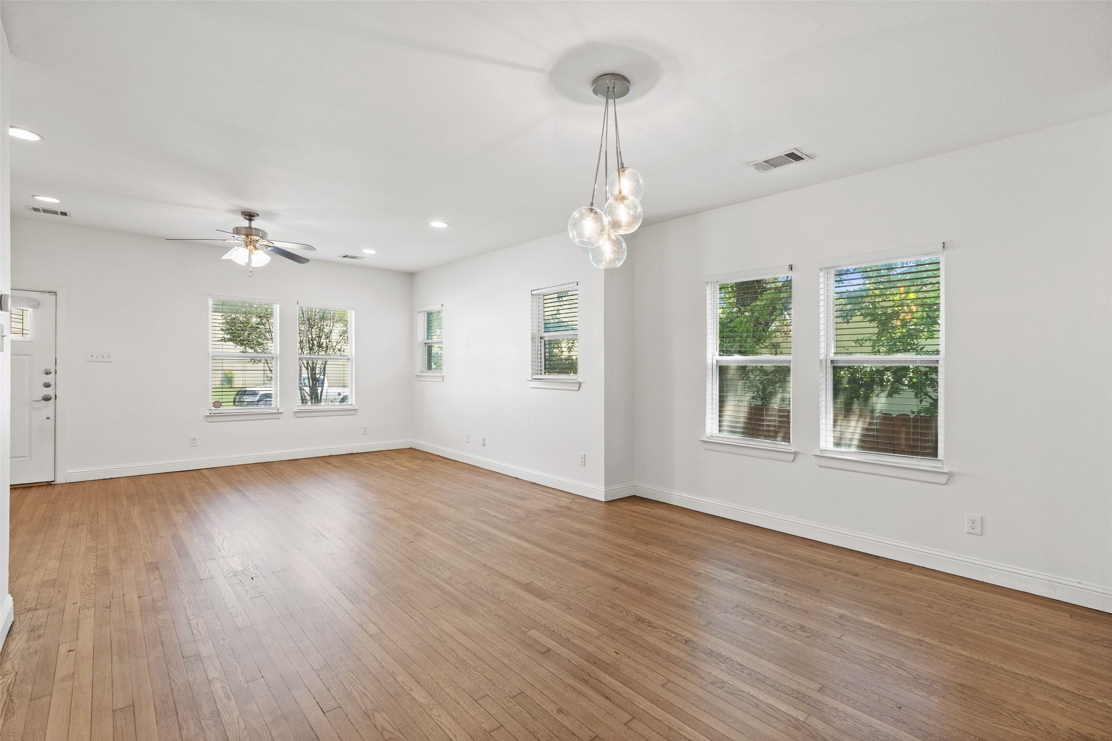 3203 East 18th Street Austin, TX 78721 - Photo 5 of 38