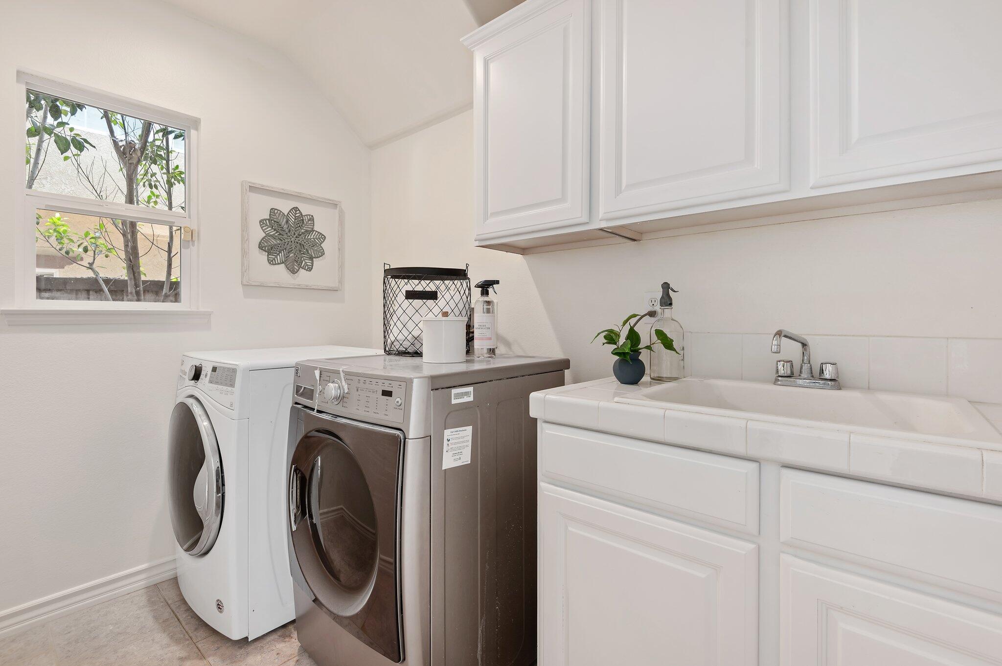 224 King Daniel Lane Goleta, CA 93117 - Photo 36 of 38 a utility room with dryer and washer