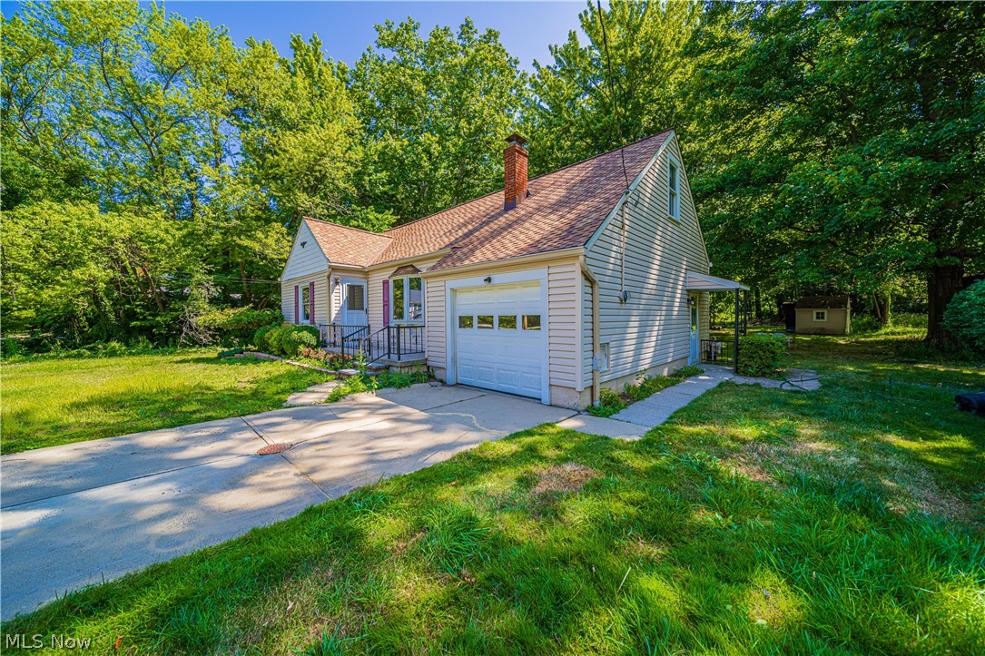 1249 South Beachview Road Willoughby, OH 44094 - Photo 2 of 24 Gallery Image 2