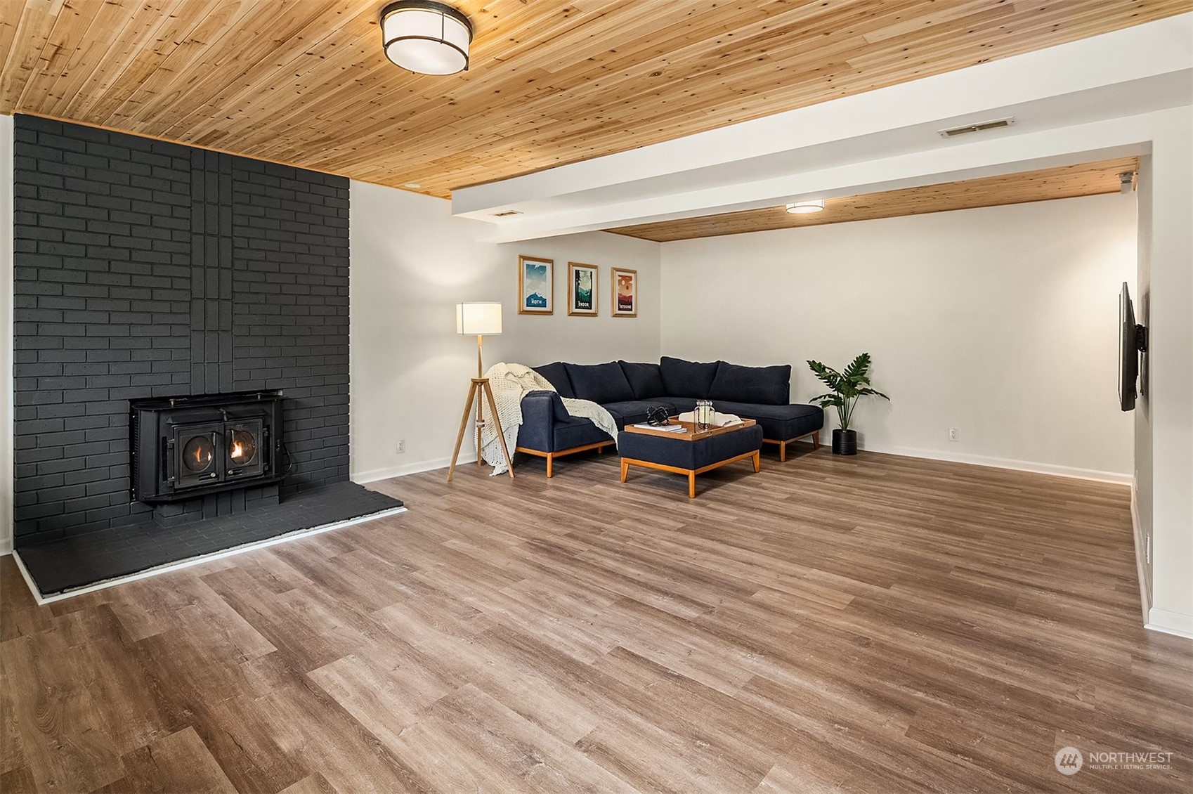 21322 2nd Drive Southeast Bothell, WA 98021 - Photo 19 of 29 a living room with furniture and a fireplace