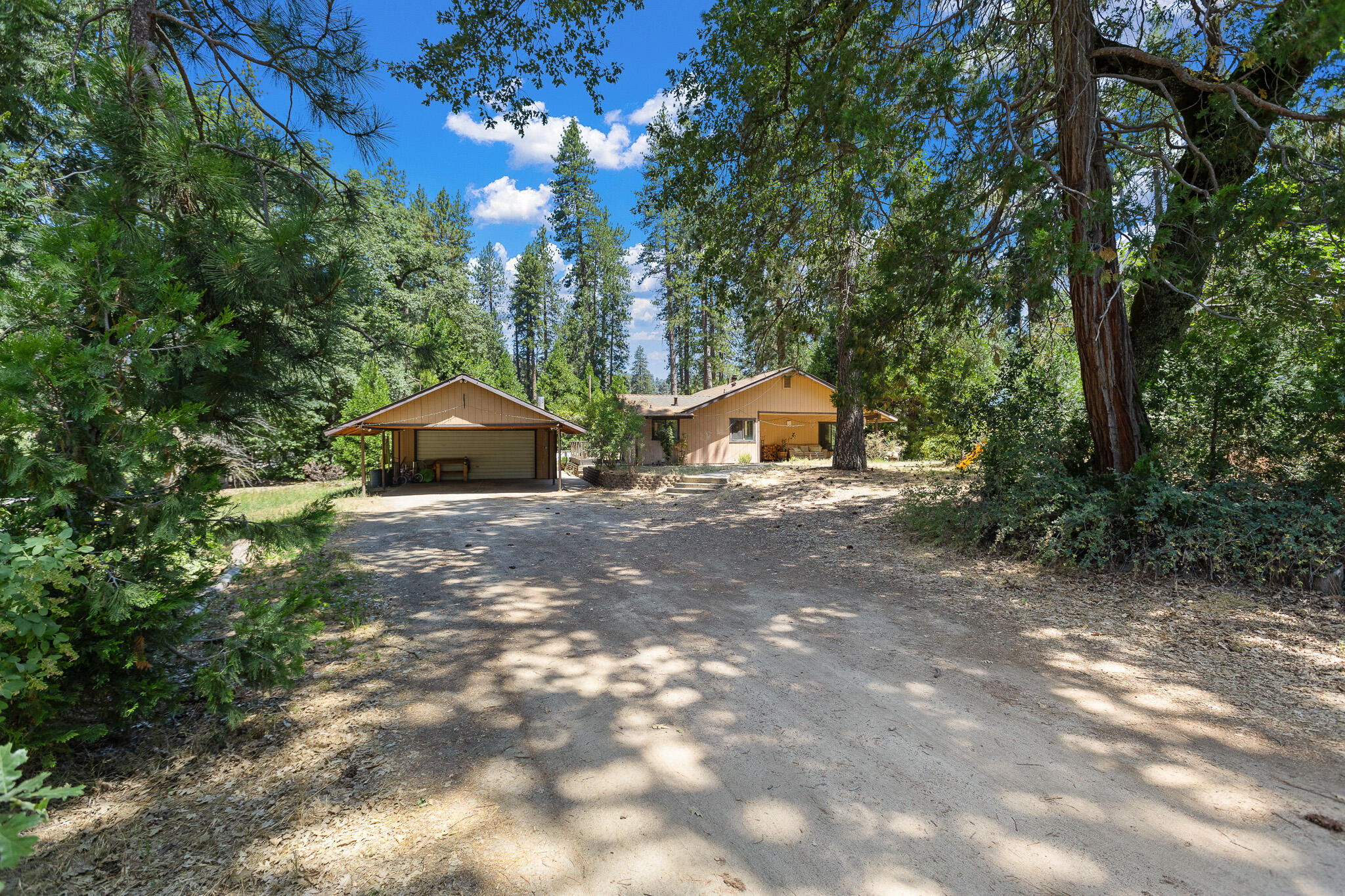 45000 Manter Meadow Road California Hot Springs, CA 93207 - Photo 1 of 38 3 Driveway