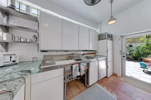 $1,550,000 | 305 Jefferson Avenue, Unit 5, Miami Beach, FL 33139