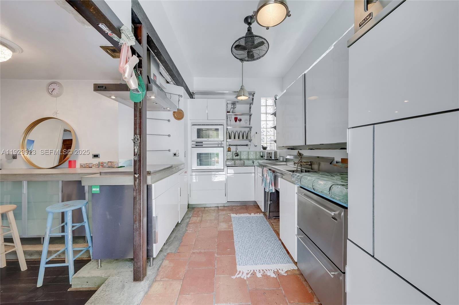 305 Jefferson Avenue, Unit 5 Miami Beach, FL 33139 - Photo 5 of 11