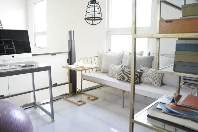 $1,550,000 | 305 Jefferson Avenue, Unit 5, Miami Beach, FL 33139