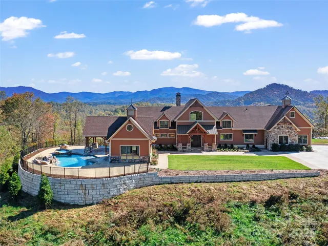 $5,800,000 | 946 Ridge Road, Green Mountain, NC 28740