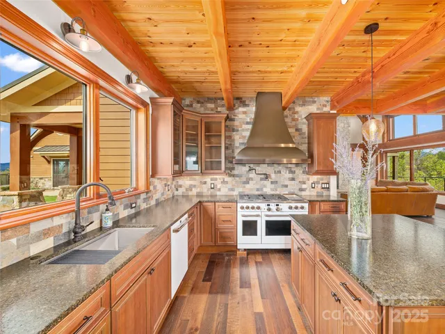 $5,800,000 | 946 Ridge Road, Green Mountain, NC 28740