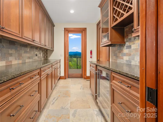 $5,800,000 | 946 Ridge Road, Green Mountain, NC 28740