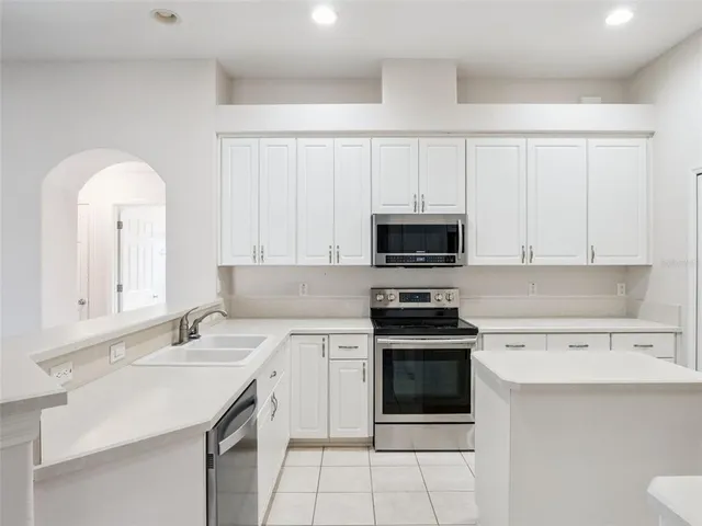 $299,900 | 20806 Queen Alexandra Drive, Leesburg, FL 34748