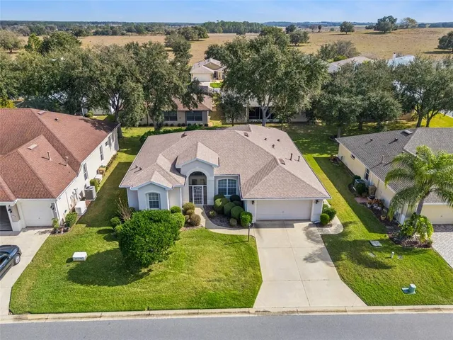 $299,900 | 20806 Queen Alexandra Drive, Leesburg, FL 34748