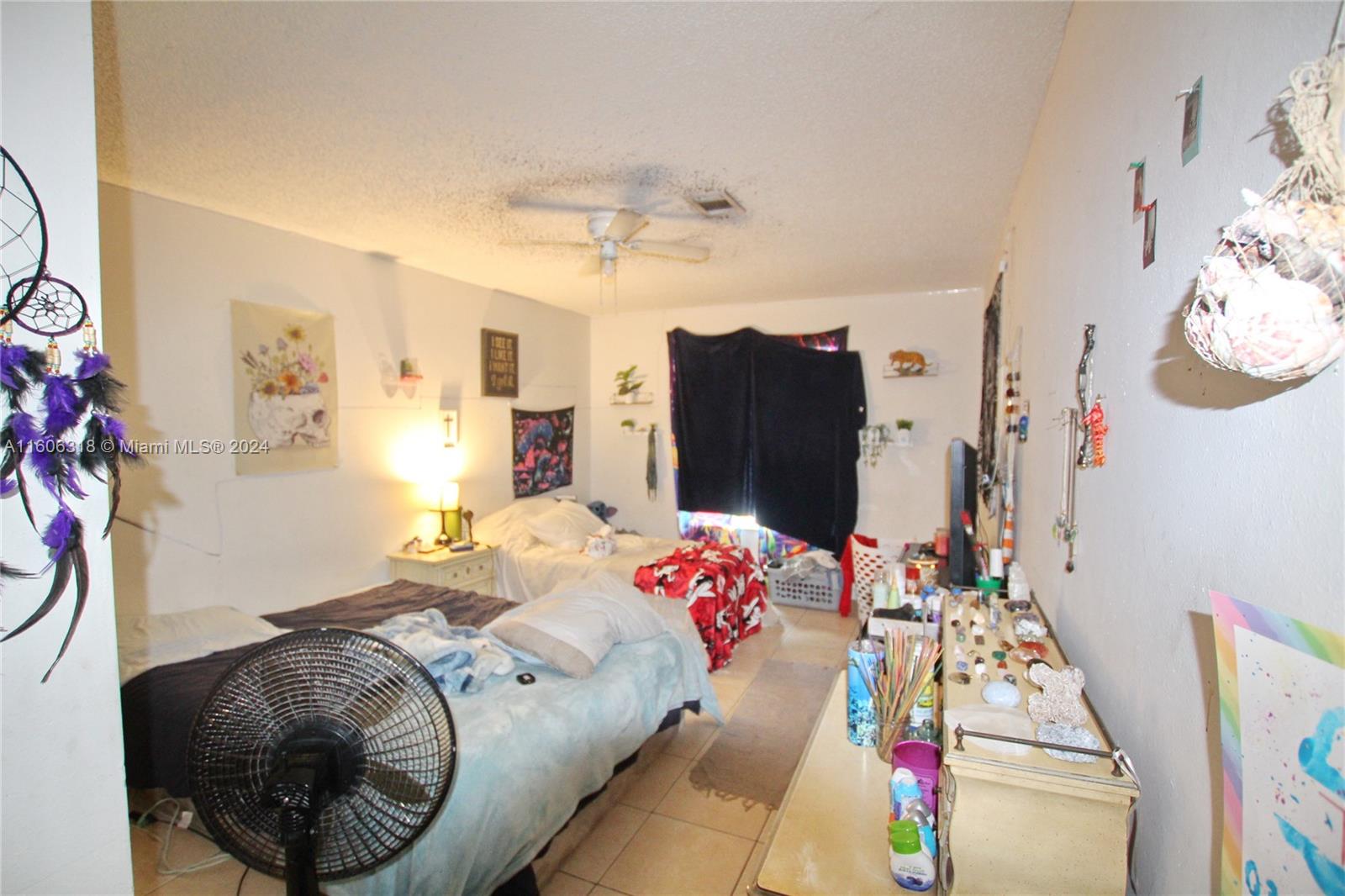 1401 Bassage Road Sebring, FL 33875 - Photo 17 of 18 a living room with furniture