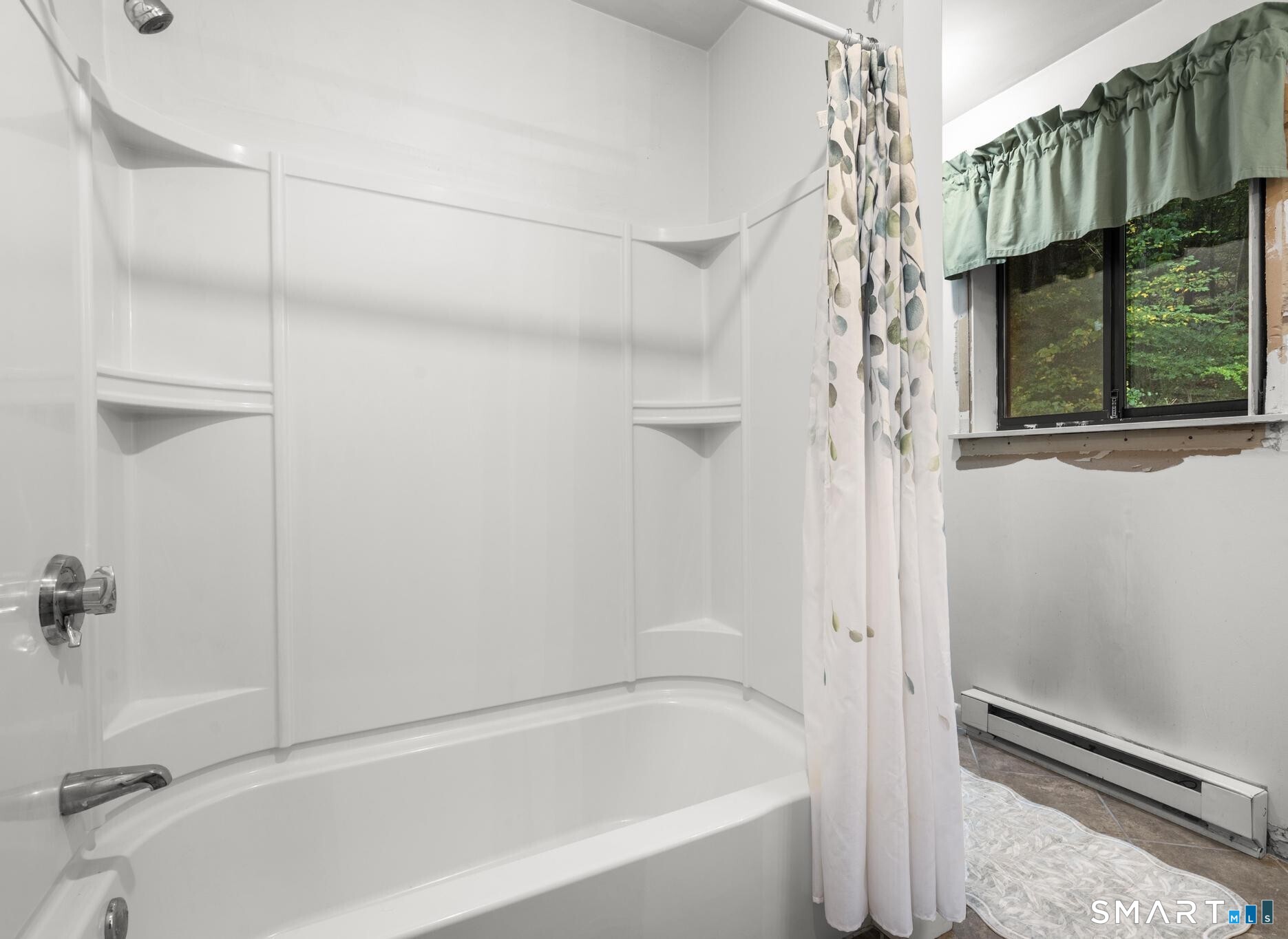 292 Branch Road Thomaston, CT 06787 - Photo 22 of 32 2nd Full Bath on the upper level