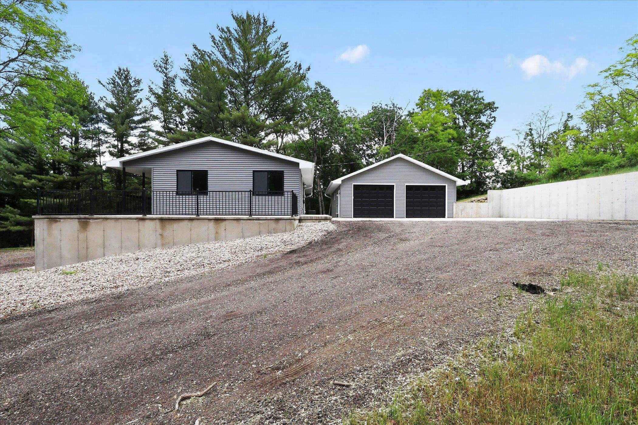 2226 North Britt Road Janesville, WI 53548 - Photo 3 of 46