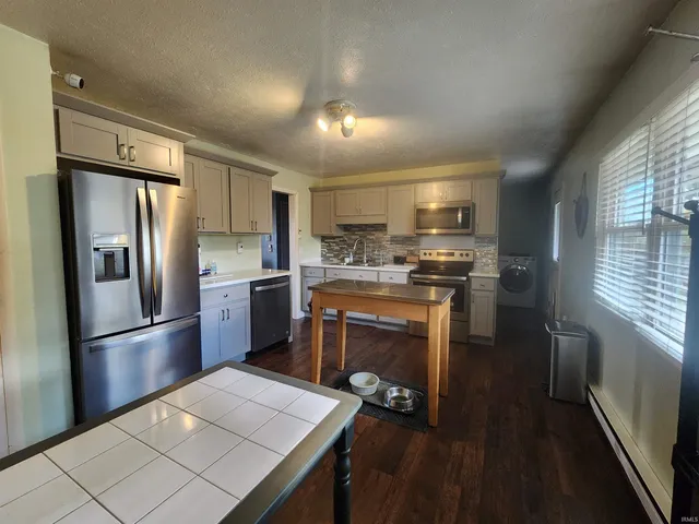 $160,000 | 624 East South F Street, Gas City, IN 46933