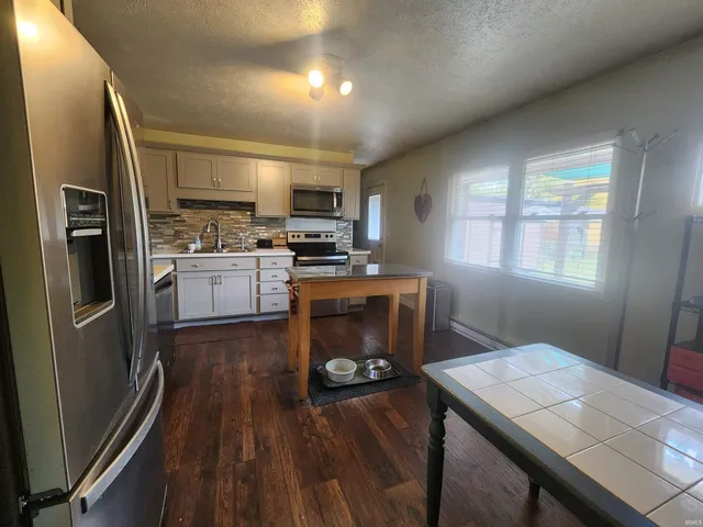 $160,000 | 624 East South F Street, Gas City, IN 46933