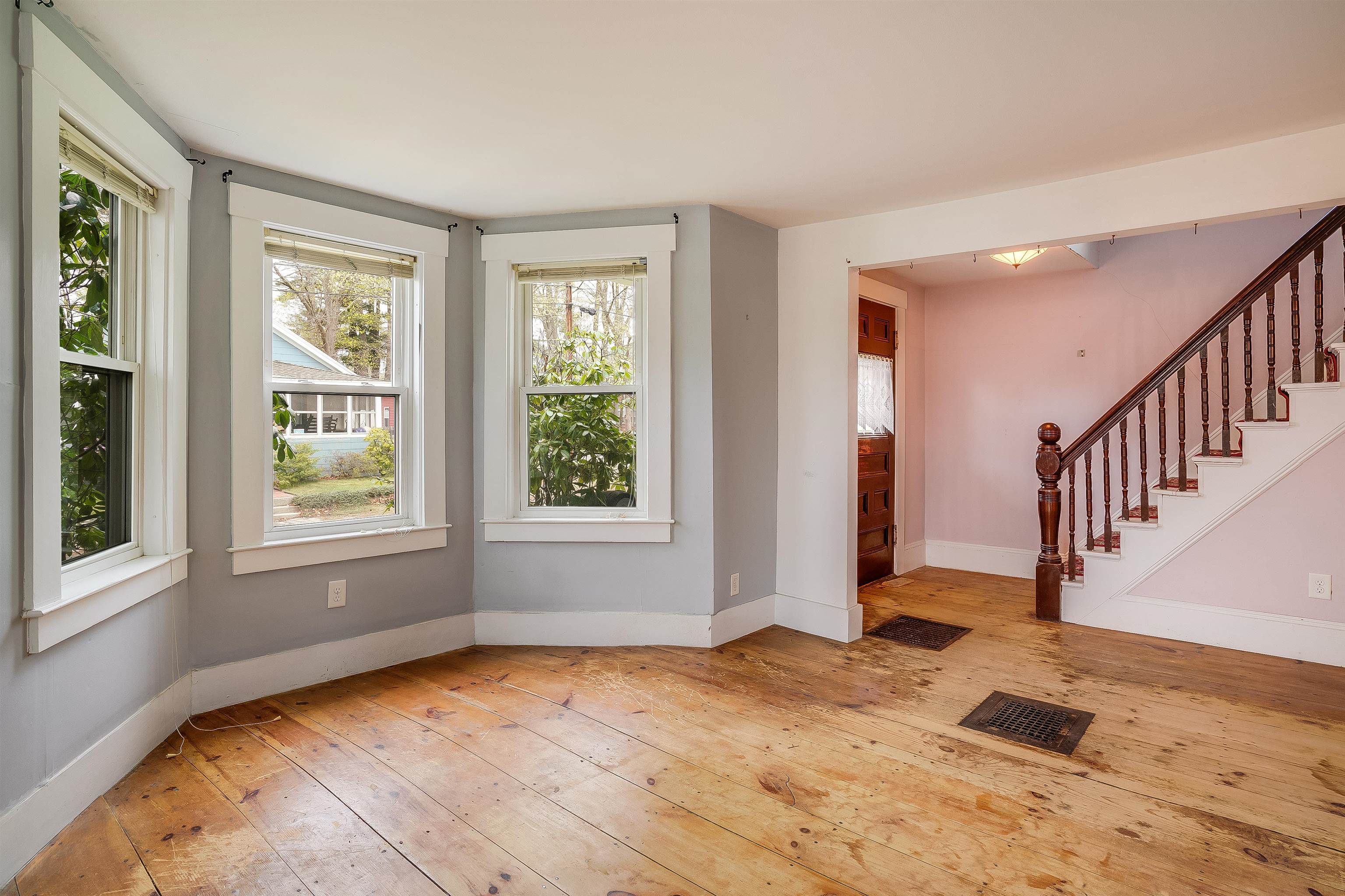 11 Connell Street Hudson, NH 03051 - Photo 5 of 25 Gallery Image 5