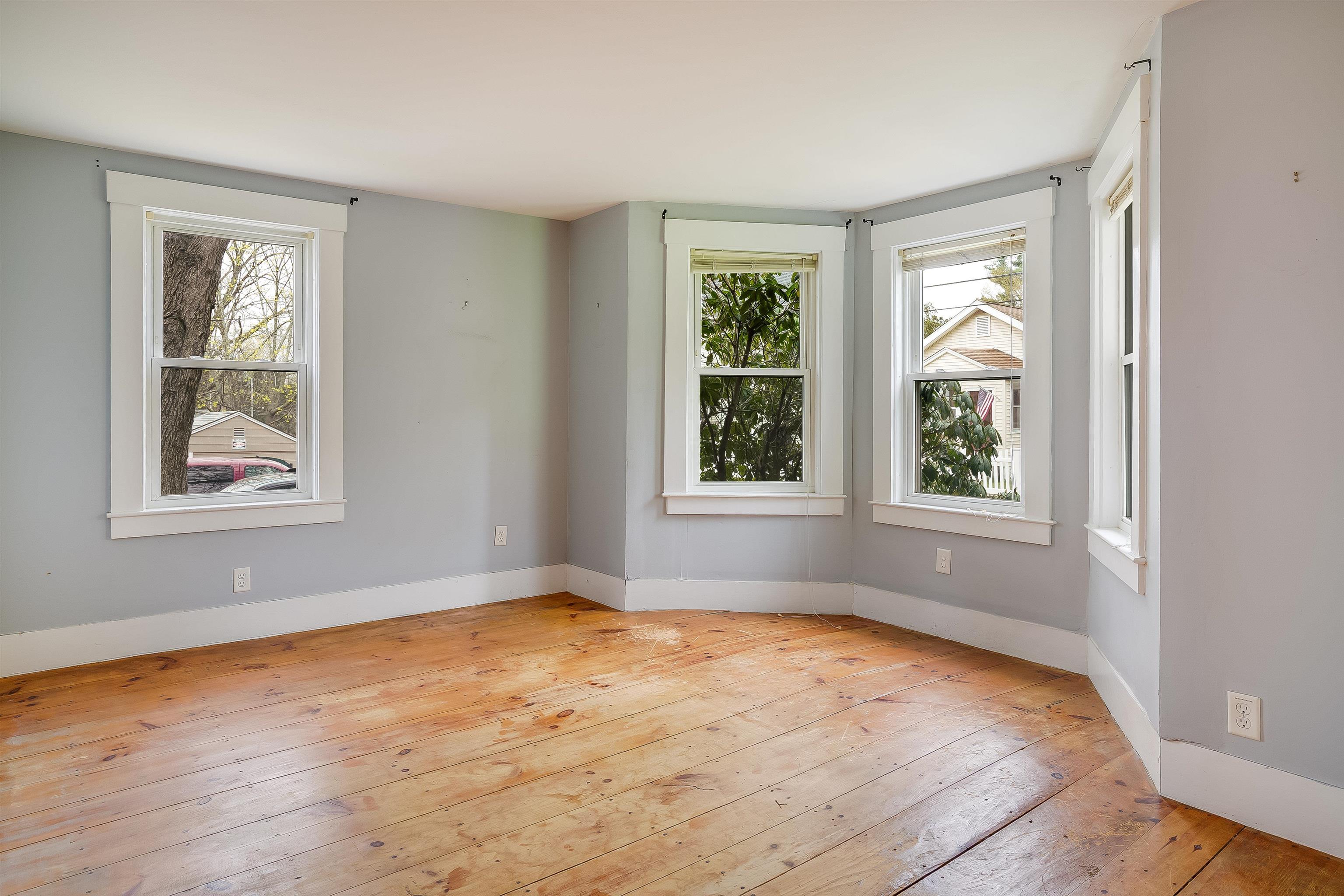 11 Connell Street Hudson, NH 03051 - Photo 6 of 25 Gallery Image 6