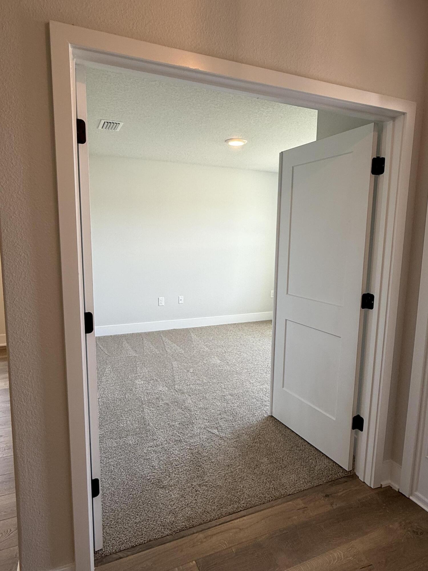 2400 Aleia Lane Crestview, FL 32536 - Photo 5 of 21 IMG_4505