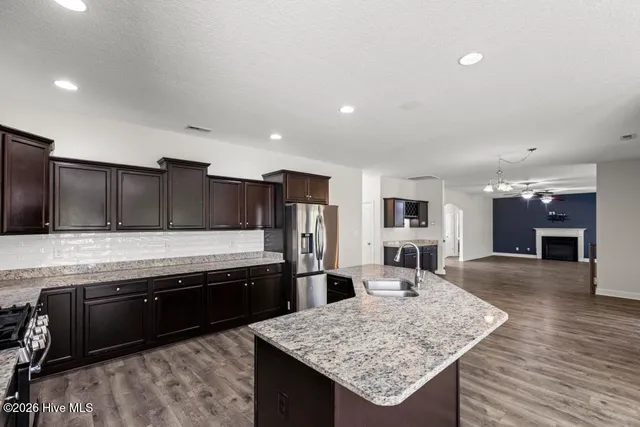 $3,100 | 613 Cray Cove, Jacksonville, NC 28546