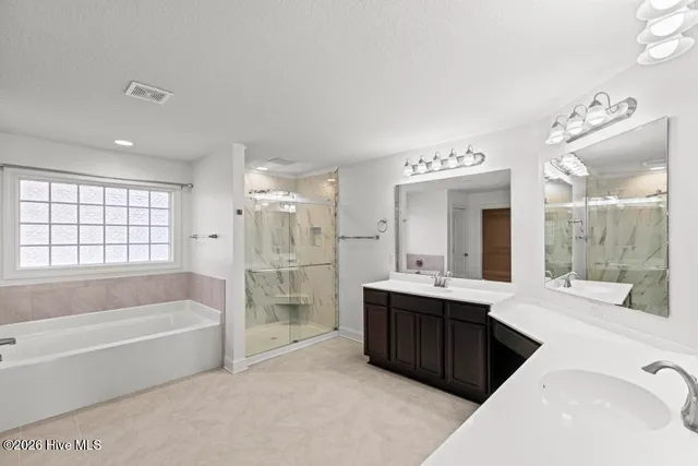 $3,100 | 613 Cray Cove, Jacksonville, NC 28546