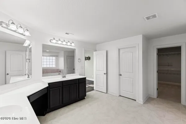 $2,950 | 613 Cray Cove, Jacksonville, NC 28546