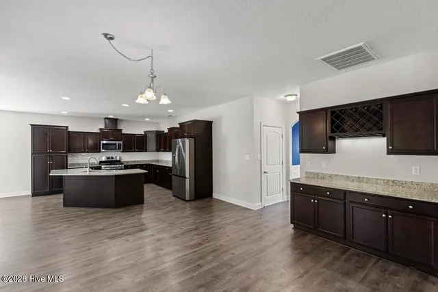 $3,100 | 613 Cray Cove, Jacksonville, NC 28546