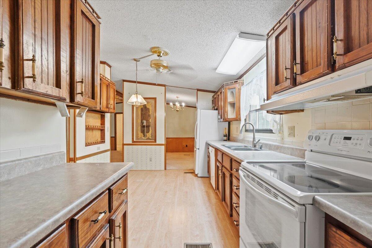 1809 Liberty Church Road Hephzibah, GA 30815 - Photo 5 of 25 05-Kitchen
