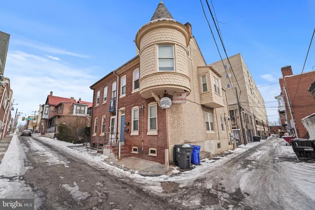 a view of a large building