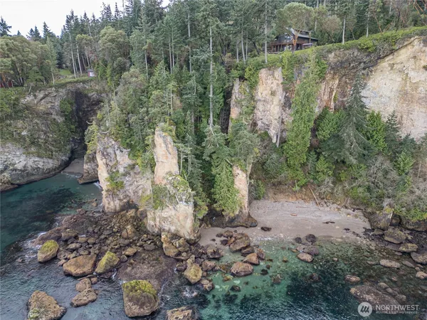 $1,599,500 | 444 Ocean Cove Lane, Port Angeles, WA 98363