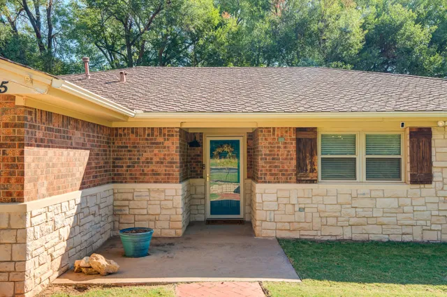 $369,000 | 5 West Brookhollow, Ransom Canyon, TX 79366