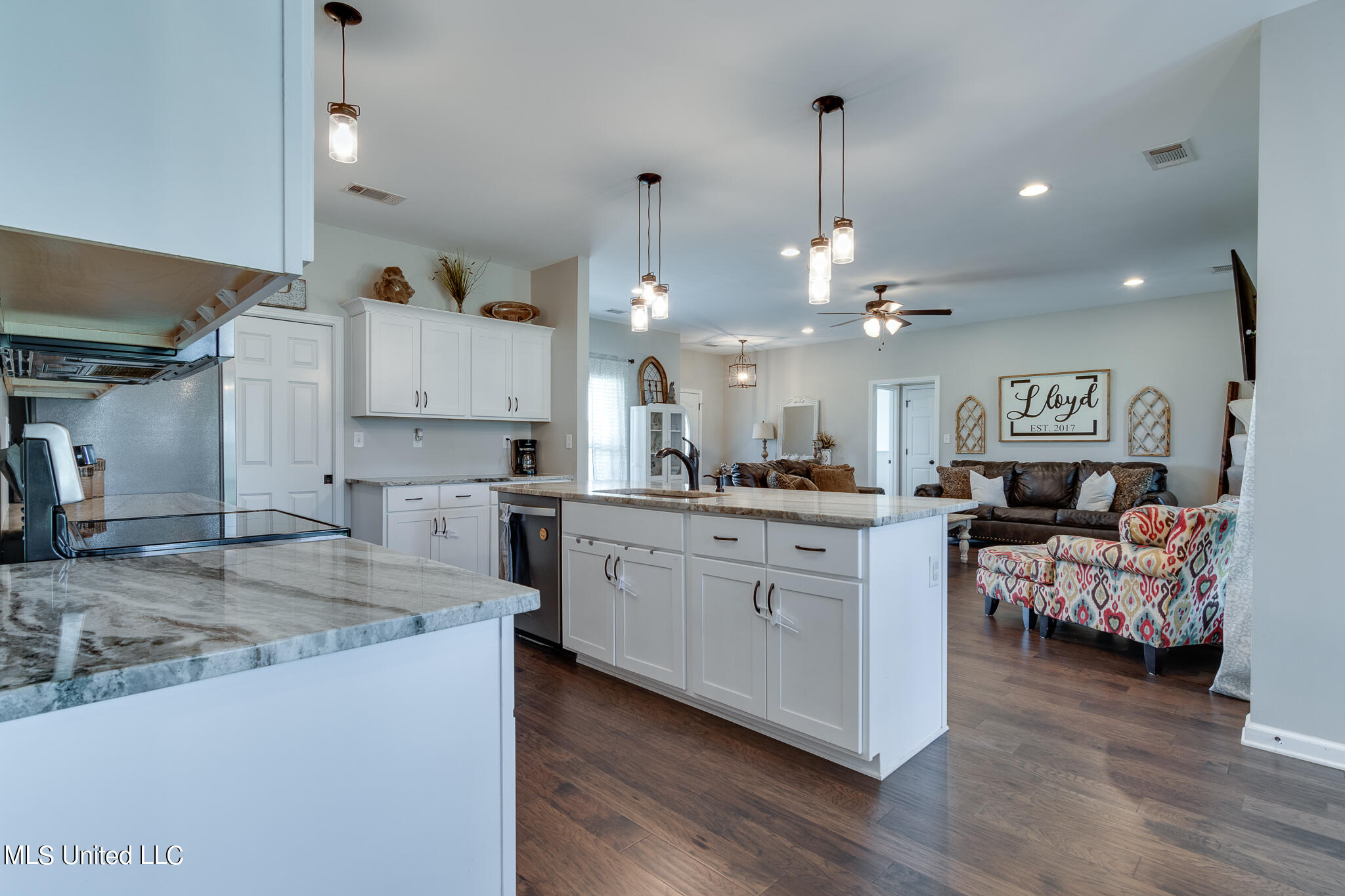 102 Emily Lynn Road Sarah, MS 38665 - Photo 12 of 39 102 Emily Lynn Road-42
