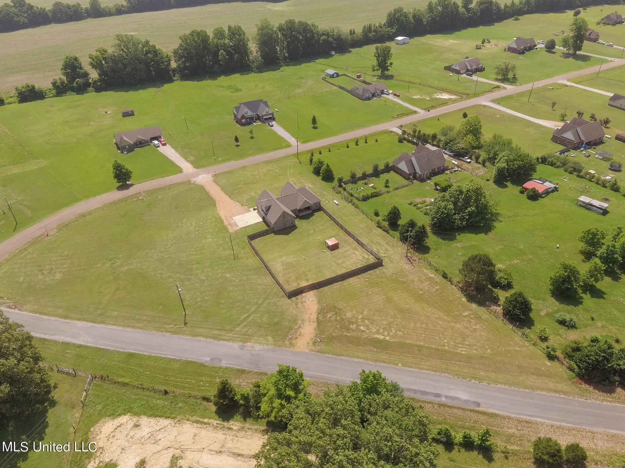 102 Emily Lynn Road Sarah, MS 38665 - Photo 36 of 39 102 Emily Lynn Road Drone-15
