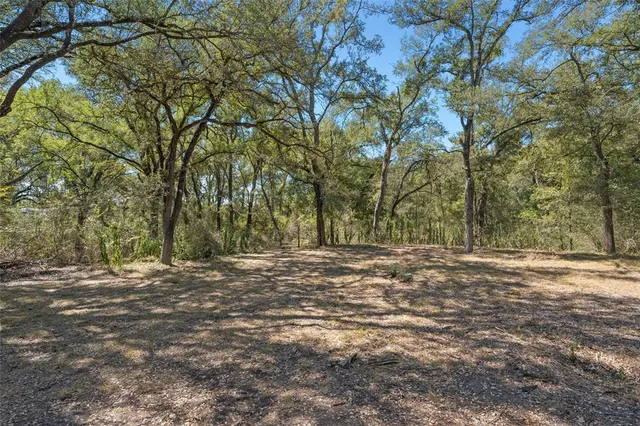 $164,900 | 6.754 County Road 473, Lott, TX 76656