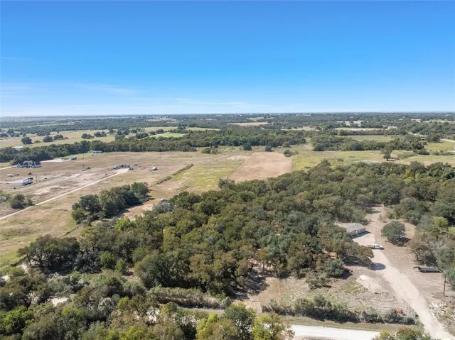 $164,900 | 6.754 County Road 473, Lott, TX 76656